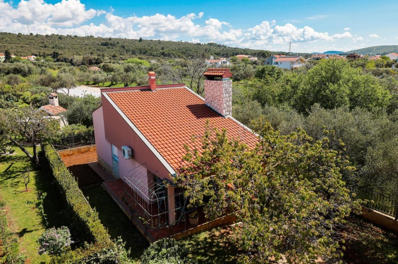 Holiday Home Cvita Сукошан Екстер'єр фото